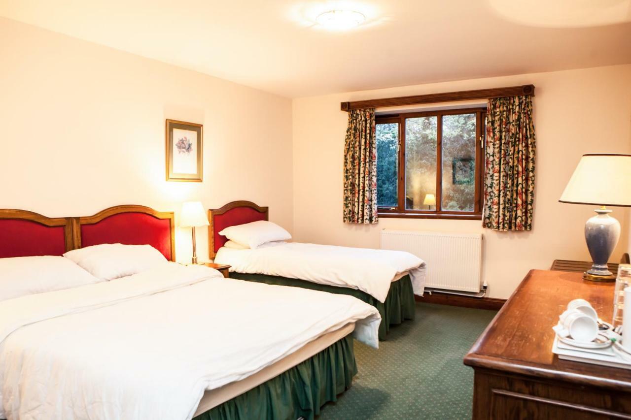 The Ravenswood Hotel East Grinstead Room photo