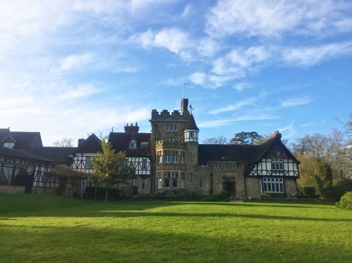The Ravenswood Hotel East Grinstead Exterior photo